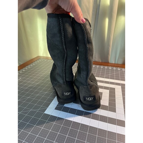 Ugg Sherpa lined boots - Picture 3 of 9